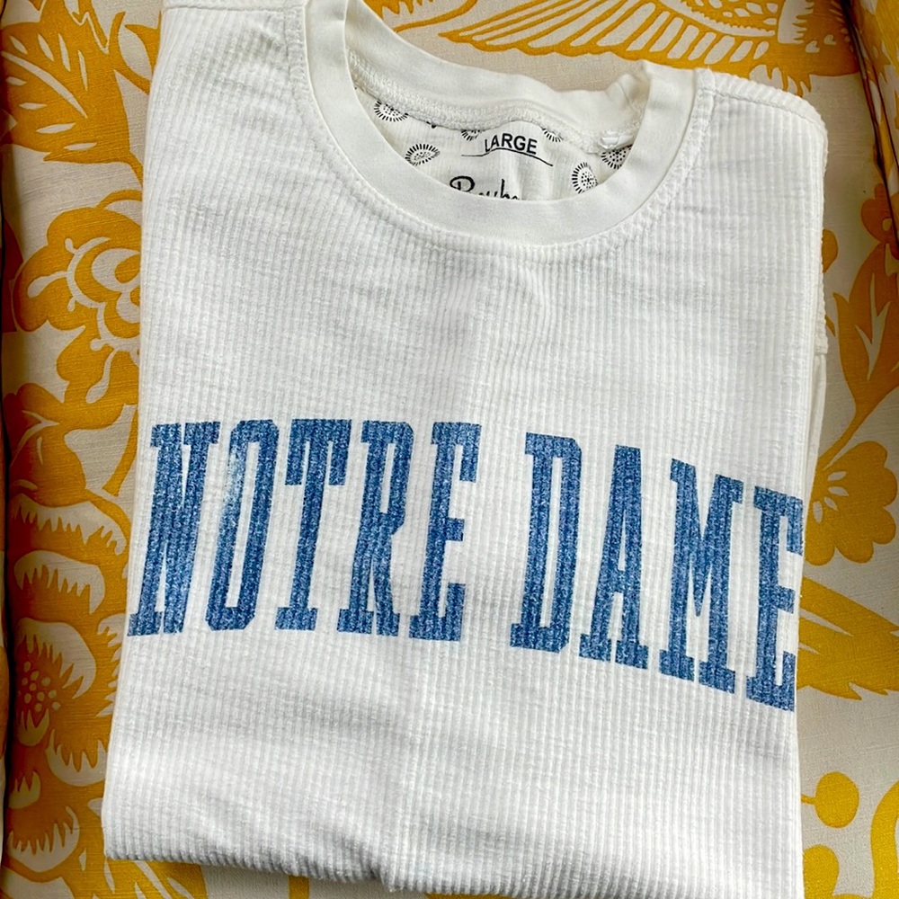Oversize Notre Dame shirt.